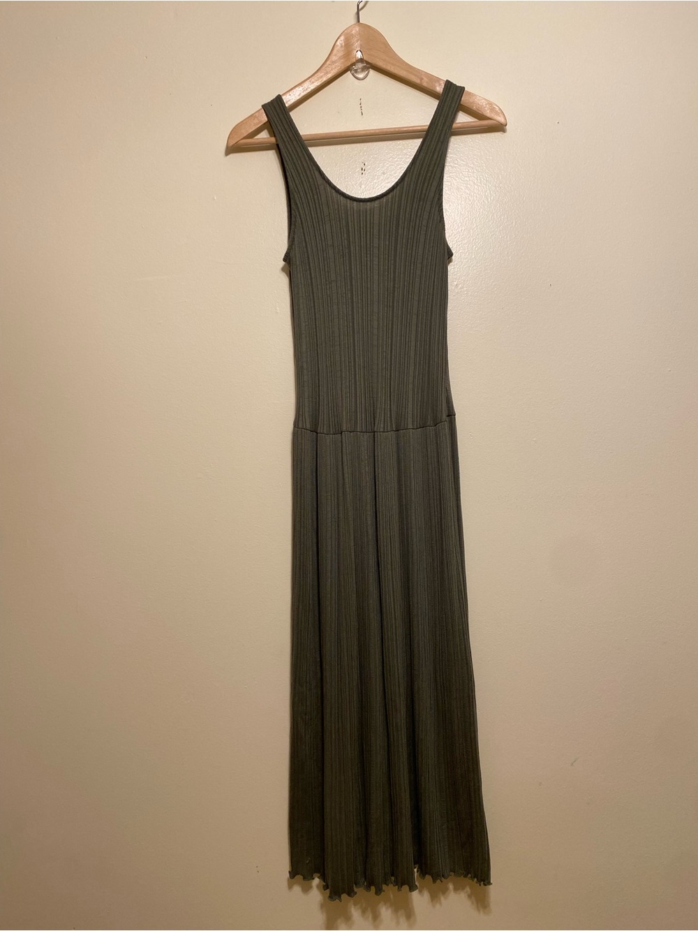 Everlane Olive Green Ribbed Tank MIDI Dress. Size M